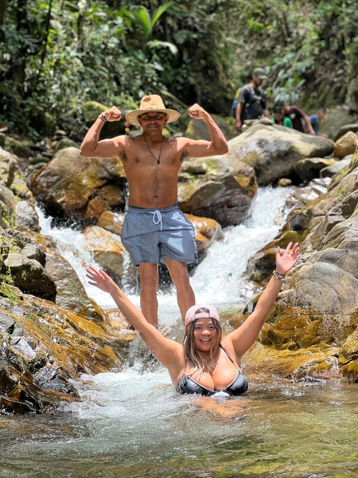 Yolo Hostel Medellin Ngoại thất bức ảnh