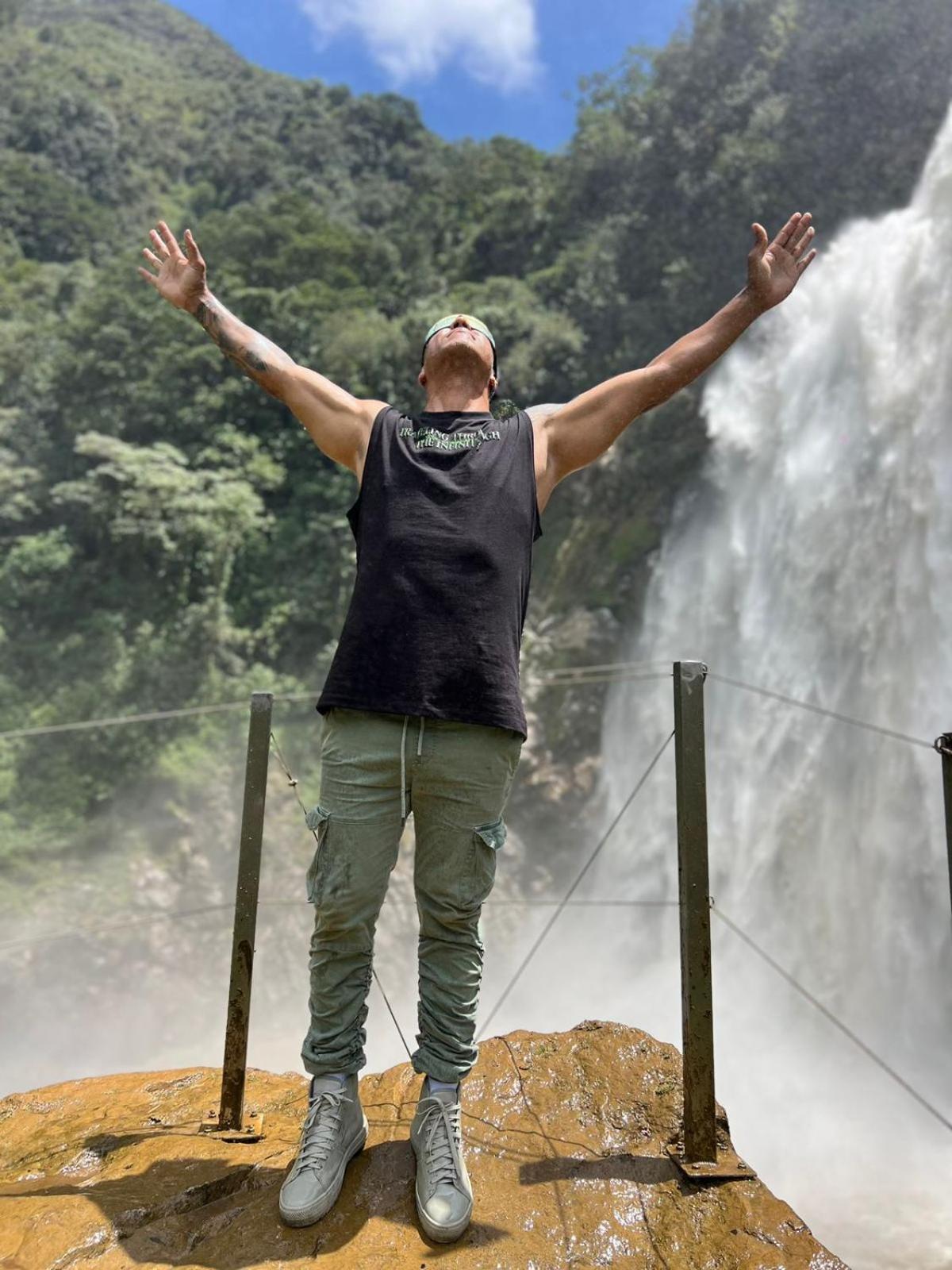 Yolo Hostel Medellin Ngoại thất bức ảnh